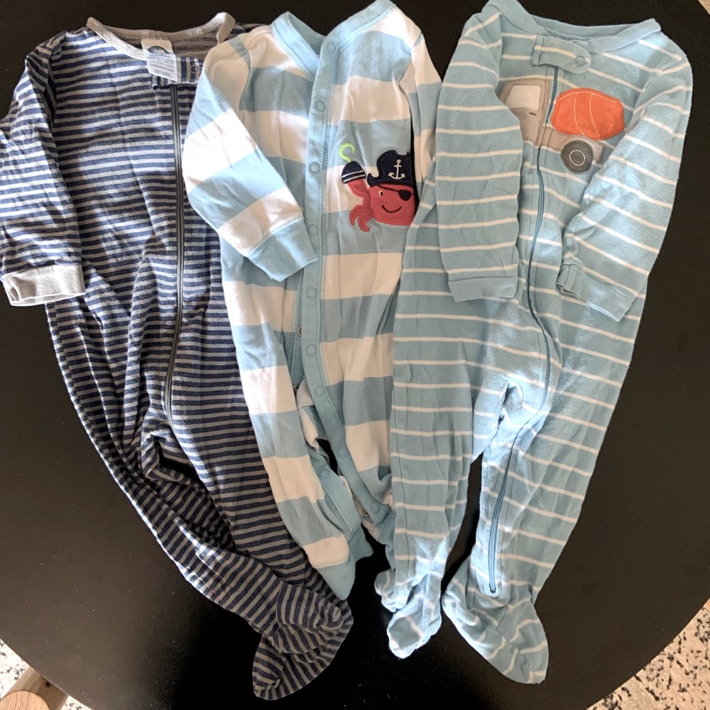 COPY - 3 cotton zipper baby pajamas 6-9m & 9m BOY